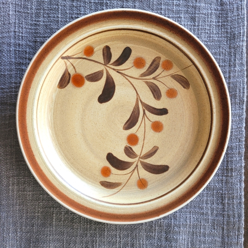 Premiere Potterskraft Wild Berries Dishware Set